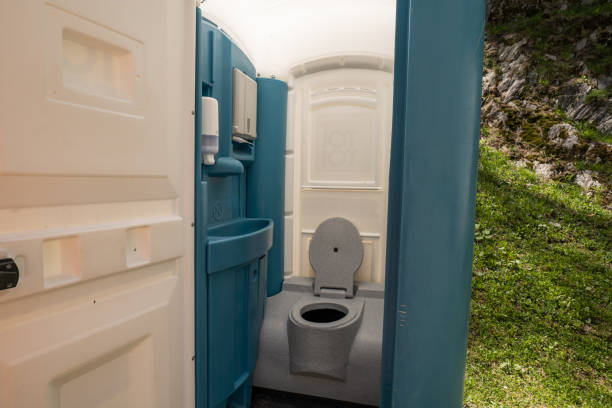Portable Toilet Options We Offer in Escobares, TX